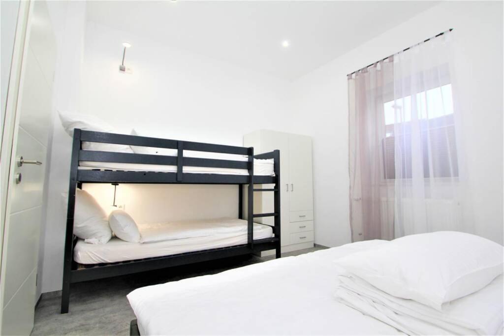 Gluecks-Burg Sonne Apartment Glucksburg Bagian luar foto
